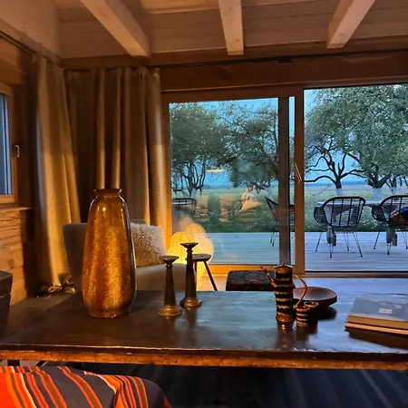 Dom W Sadzie Chalet Kostomloty